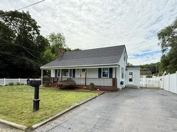 1 New York Ave, Blackstone, MA 01504