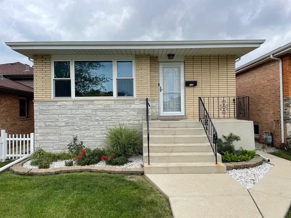 7502 S Lockwood Ave, Burbank, IL 60459