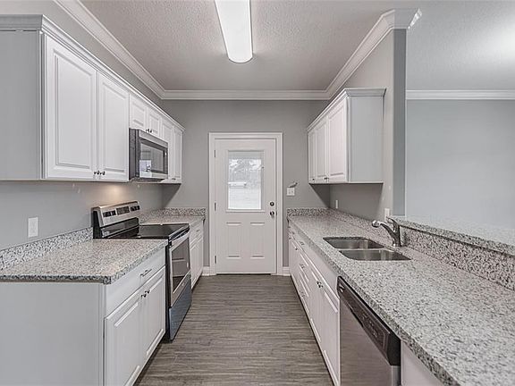3rd image of 366 Ann Terrace Ave
