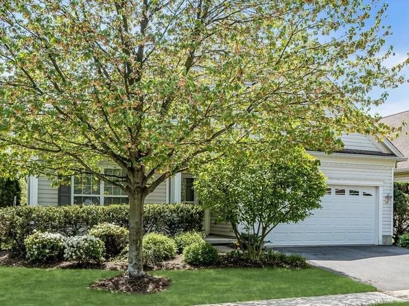 340 Biltmore Ln, Somerset, NJ 08873
