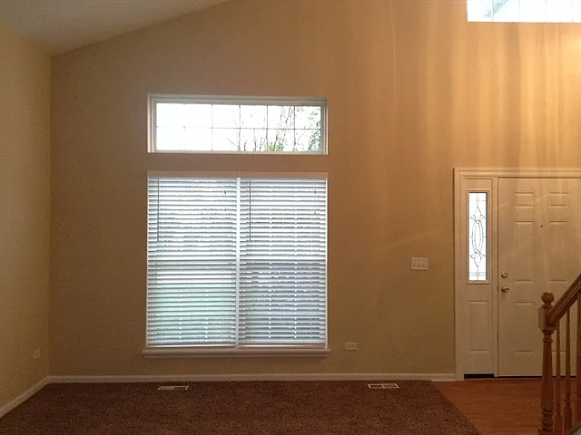 16458 Coventry Ln — Photo 6
