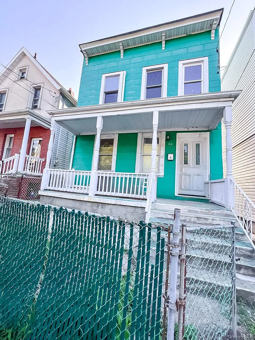 88 Warren Street photo 1