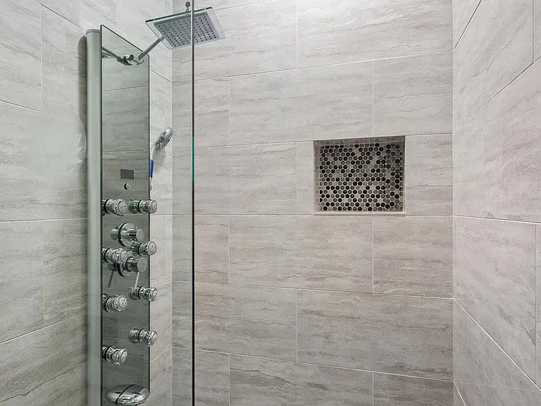 32 Beach Dr — Photo 17