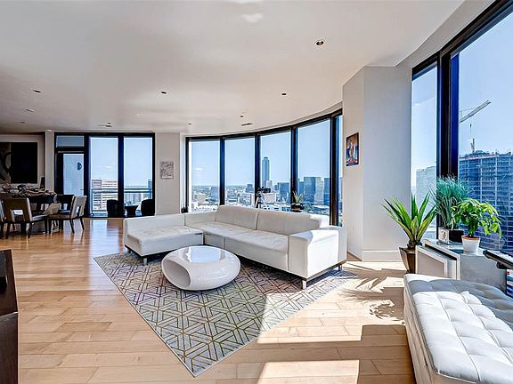 4th image of 1409 Post Oak Blvd Unit 2104