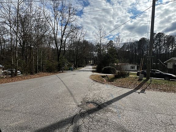 4th image of 197 Cedar Dr
