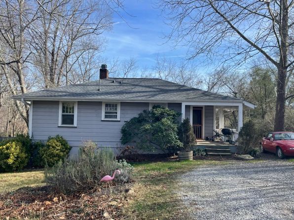 3 Oakmont Ter