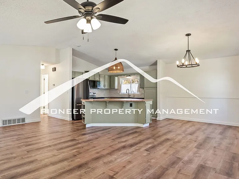 2607 Legend Dr — Photo 3