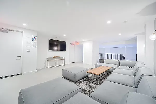 Rented by Living New York | media 32