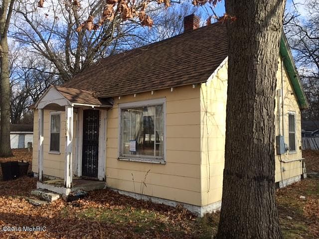 2nd image of 2956 Continental St