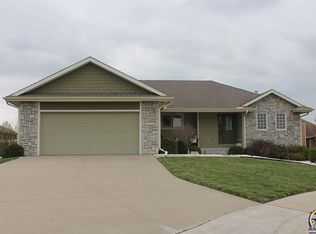 3605 SW Palmer Ct, Topeka, KS 66610