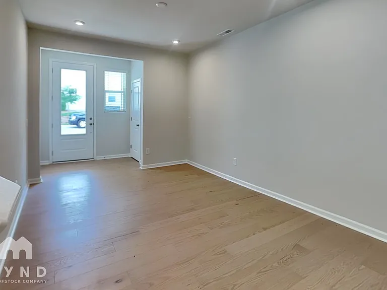6005 Longar Ln #- — Photo 2