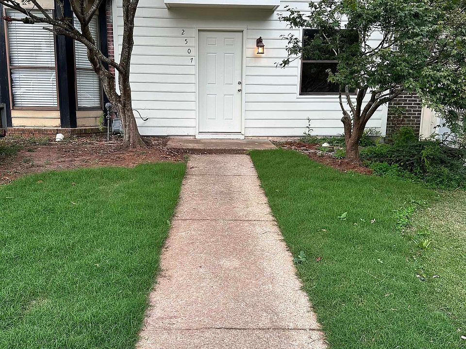 1st image of 2507 Hampstead Dr