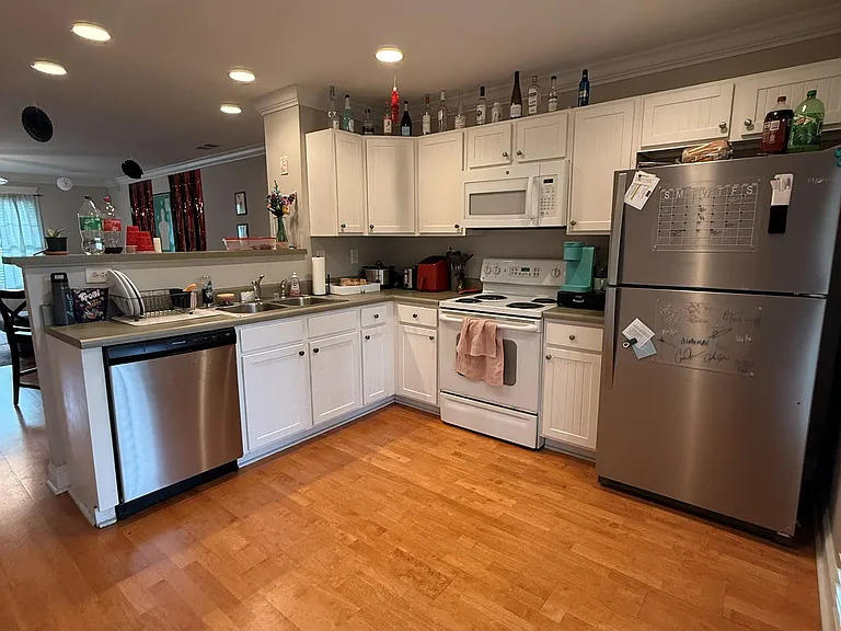 1035 Barnett Shoals Rd #214 — Photo 4