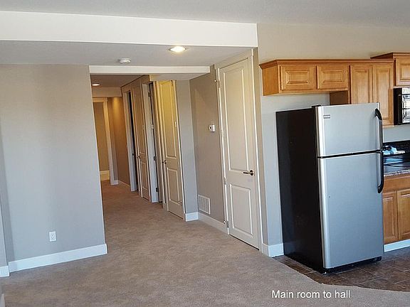 Hallway to office and bedroom
