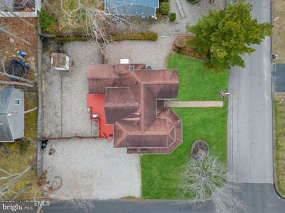3rd image of 795 Weehawken Ave