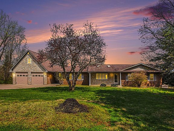 2nd image of 4294 Idlewild Rd