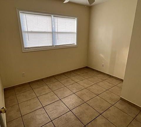 4th image of 1308 Sunset Ave