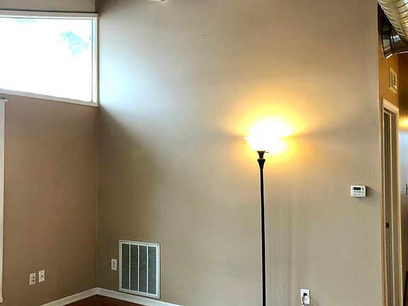 Cathedral ceiling in Living Rm
