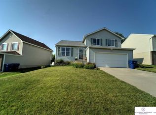 11008 Black St, Omaha, NE 68142