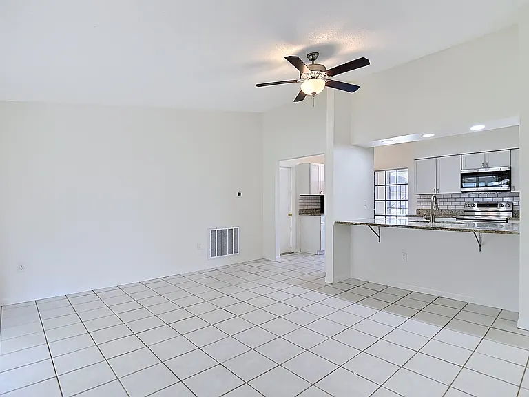 3255 Amherst Ave — Photo 21