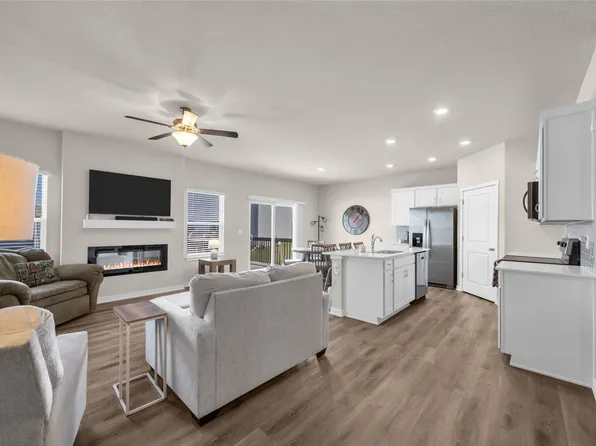 3325 Craven Dr, Coralville, IA 52241