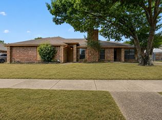 724 Lemons Dr, Cedar Hill, TX 75104