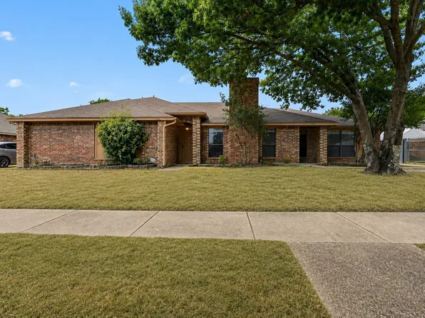 724 Lemons Dr, Cedar Hill, TX 75104