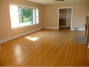 2nd image of 128 Holston Ct