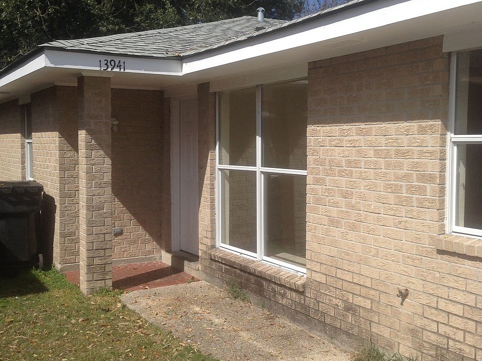 1st image of 13941 Wales St