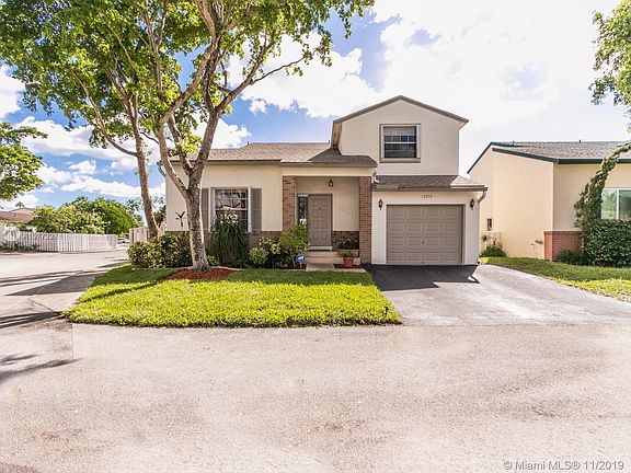 2nd image of 13916 Langley Pl