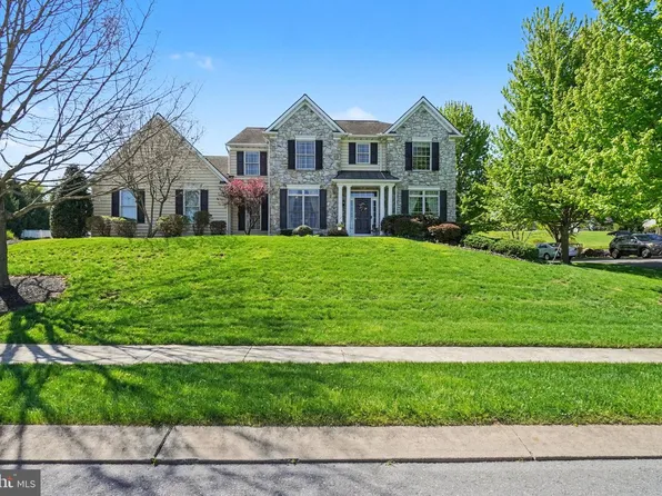 2118 Meadow Ridge Dr, Lancaster, PA 17601