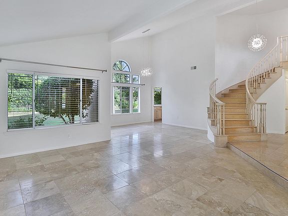 4th image of 2666 Country Ln