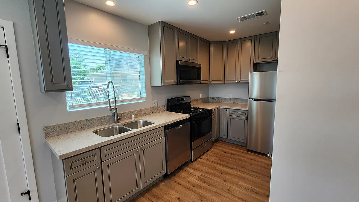 Building Photo - 1692 University Dr