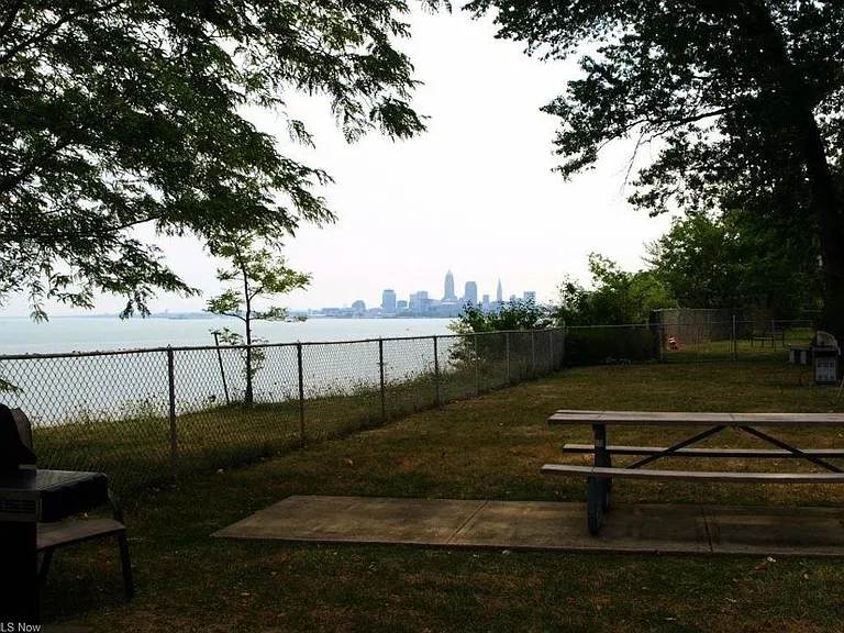 11820 Edgewater Dr #417 — Photo 24