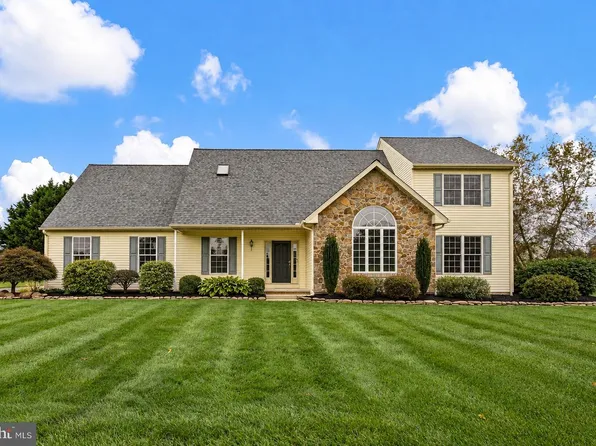 122 W Harvest Dr, New Castle, DE 19720