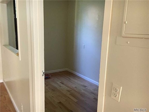 3rd image of 11442 Rockaway Blvd