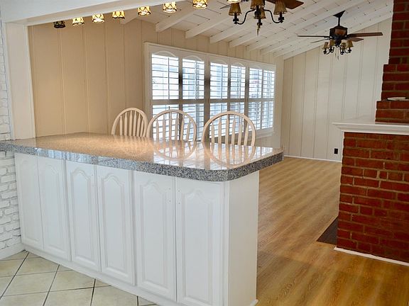 4th image of 647 Palm Dr