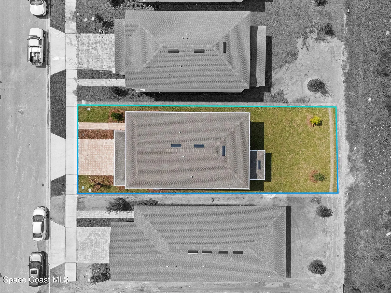 4 bed, 3.0 bath, 2260 sqft, $3,500 — Photo 2