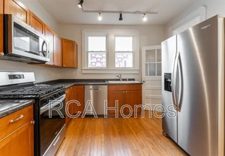 1015 E Morris St — Photo 1
