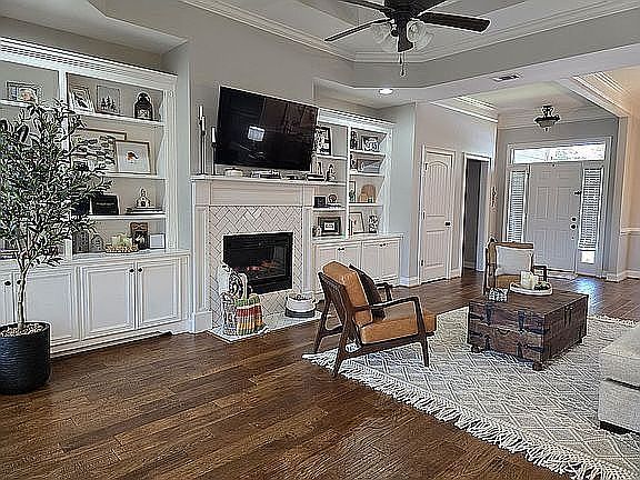 3rd image of 1591 Magnolia Way
