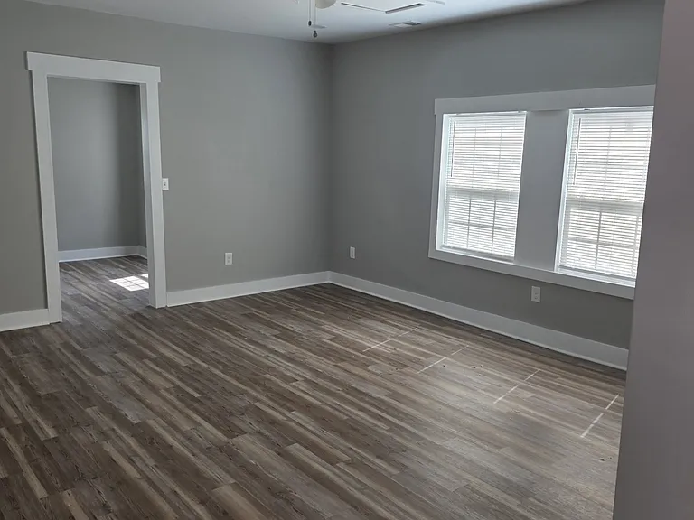 1409 Hyatt Ave #B — Photo 2
