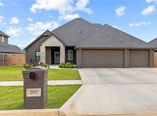 2706 Cloud Nine Cir, Weatherford, OK 73096