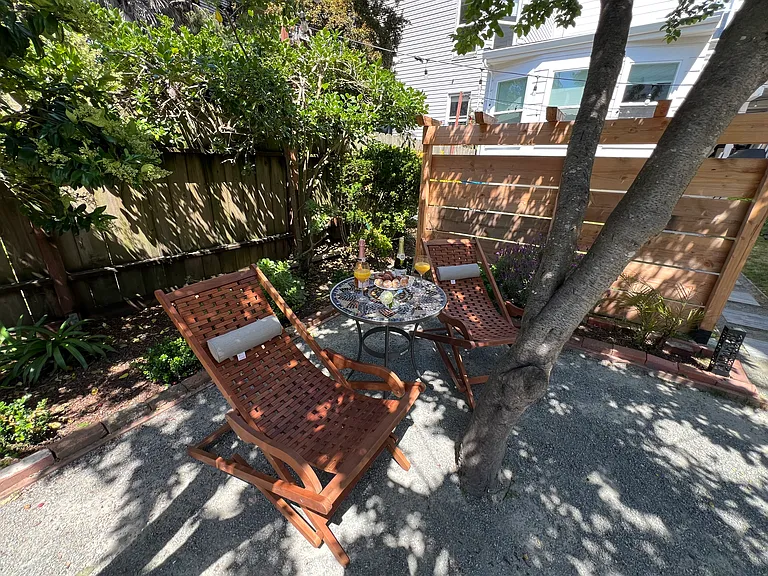 939 Oak St — Photo 16