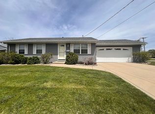 2205 W Kensington Dr, Peoria, IL 61614