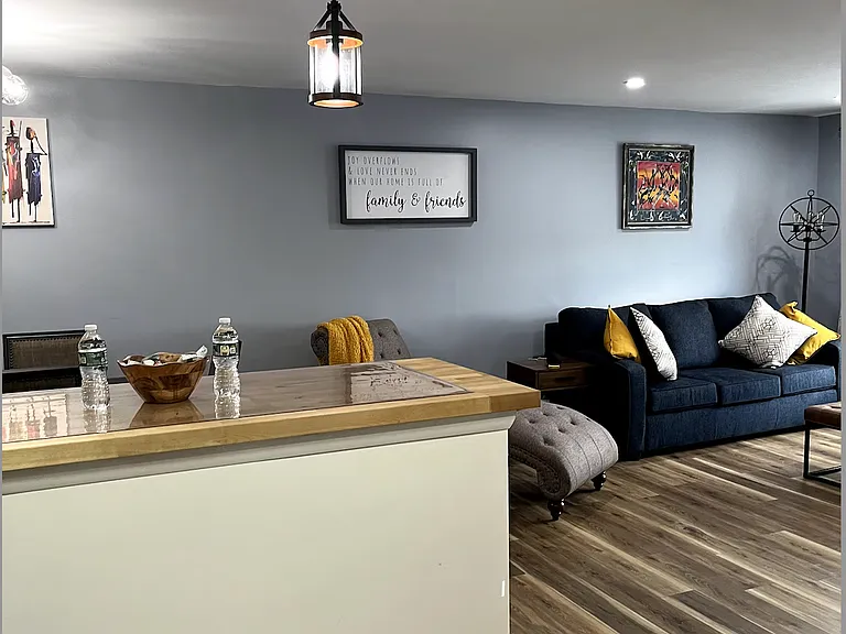 1220 Bergen Ave #3 — Photo 2
