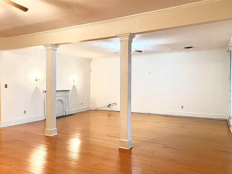1009 E Main St — Photo 5