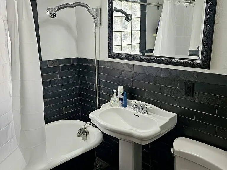 156-162 168 I St — Photo 17