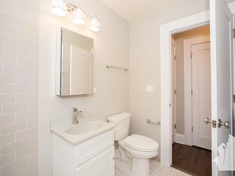827 W Lakeside Pl #805 — Photo 5