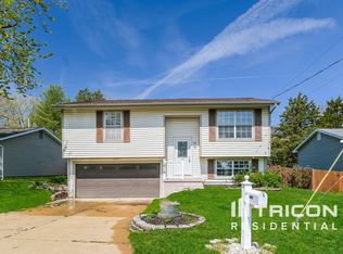 1816 Hilltop Village Ln, Imperial, MO 63052