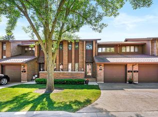 1204 Beau Dr, Park Ridge, IL 60068